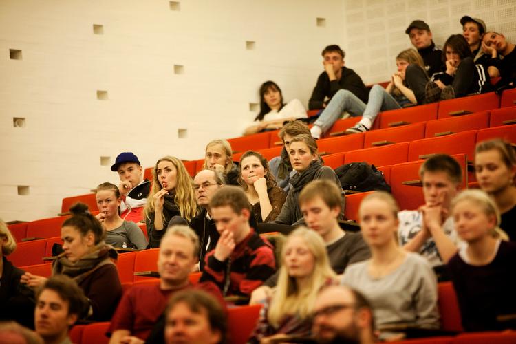Regeringen har lagt op til, at mange internationale uddannelser skal have færre studerende til næste år. Miriam Dalsgaard/POLFOTO