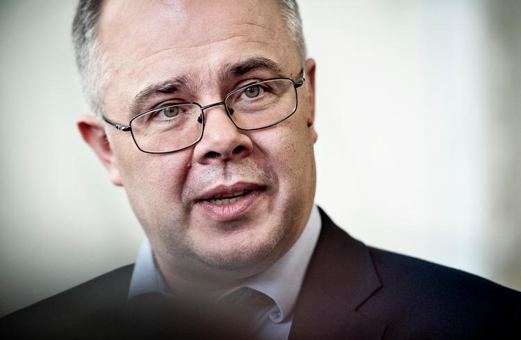 Ved en høring på Christiansborg mandag rettede whistleblower Howard Wilkinson skarp kritik af Danske Bank og de danske myndigheder. Onsdag taler han under en høring i Europa Parlamentet. Liselotte Sabroe/Ritzau Scanpix