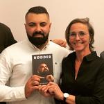 Det var blot ti minutter efter receptionen for bogen 'Rødder - en gangsters udvej', at Nedim Yasar blev skudt. På billedet ses Nedim Yasar og Marie Louise Toksvig til receptionen. Privatfoto Sebastian Richelsens