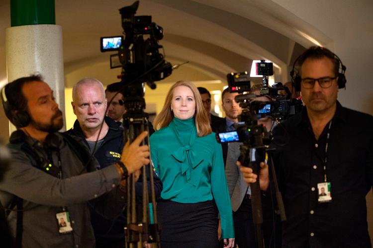 Efter kun en uge måtte Centerpartiets leder, Annie Lööf, opgive at danne en regering. Nu er det op til RIksdagens formand, Andreas Norlén, hvad næste skridt bliver.  (Foto: 10070 Jessica Gow/TT/Ritzau Scanpix) Foto: 10070 Jessica Gow/tt/Ritzau Scanpix