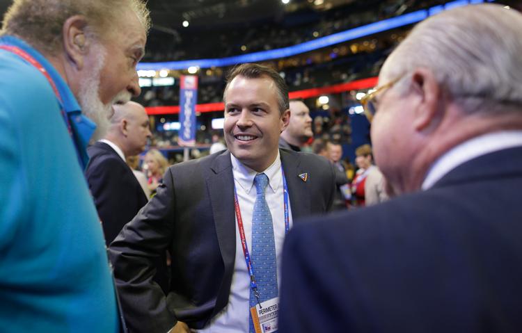 Matt Rhoades er direktør i pr-firmaet Definer,  der fører kampagner for tech-firmaer. Han er stolt over firmaets arbejde, som ifølge ham ikke adskiller sig fra, hvad er foregår i andre brancher. Foto: Charles Dharapak/AP