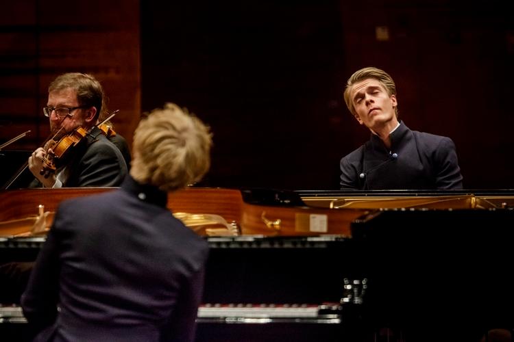 De hollandske Jussen-brødre var smidige, fokuserede og omhyggelige med Mozart. Foto: Mads Nissen/POLFOTO