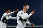 Serbiske Aleksandar Mitrovic var med to træffere med til at give manager Claudio Ranieri en god start i Fulham, der lørdag vandt 3-2 over Southampton. Foto: Andrew Couldridge/Ritzau Scanpix