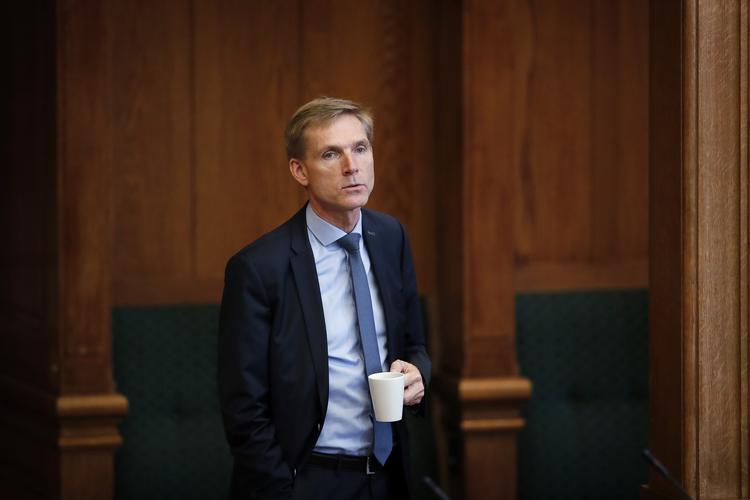DF-formand Kristian Thulesen Dahl forlanger paradigmeskift i udlændingepolitikken her, der og alle vegne, skriver Anders Bæksgaard i denne analyse.  
   Foto: Jens Dresling/POLFOTO
