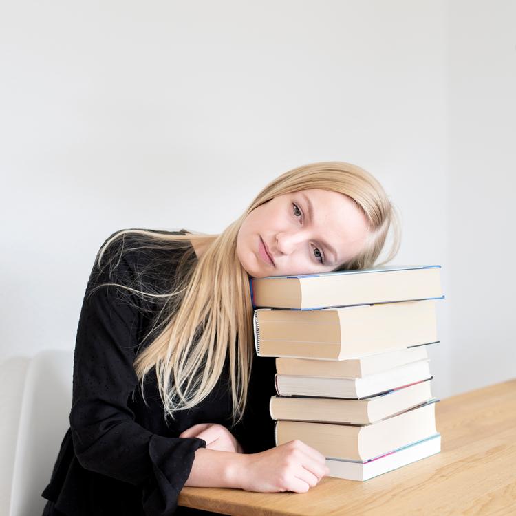 Line Sort er studerende og ordblind. Hendes ordblindhed blev førstkonstateret, da hun var begyndt at læse teologi.
   Foto: Louise Herrche Serup/POLFOTO