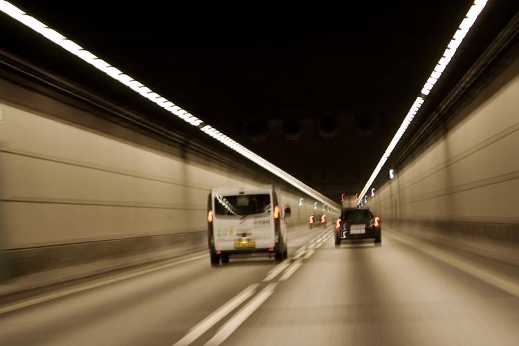 I øjeblikket er der kun en tunnel mellem Danmark og Sverige, nemlig den fra Kastrup til Malmø. 
   Foto: Gregers Tycho/POLFOTO