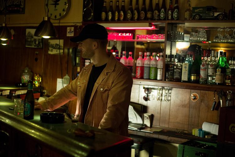 Café Strandlyst på Østerbro har været lukket, siden den tidligere ejer døde tilbage i april.  Men nu genåbner det gamle værtshus 6. december med nye, unge ejere bag bardisken. Foto: Pr-foto