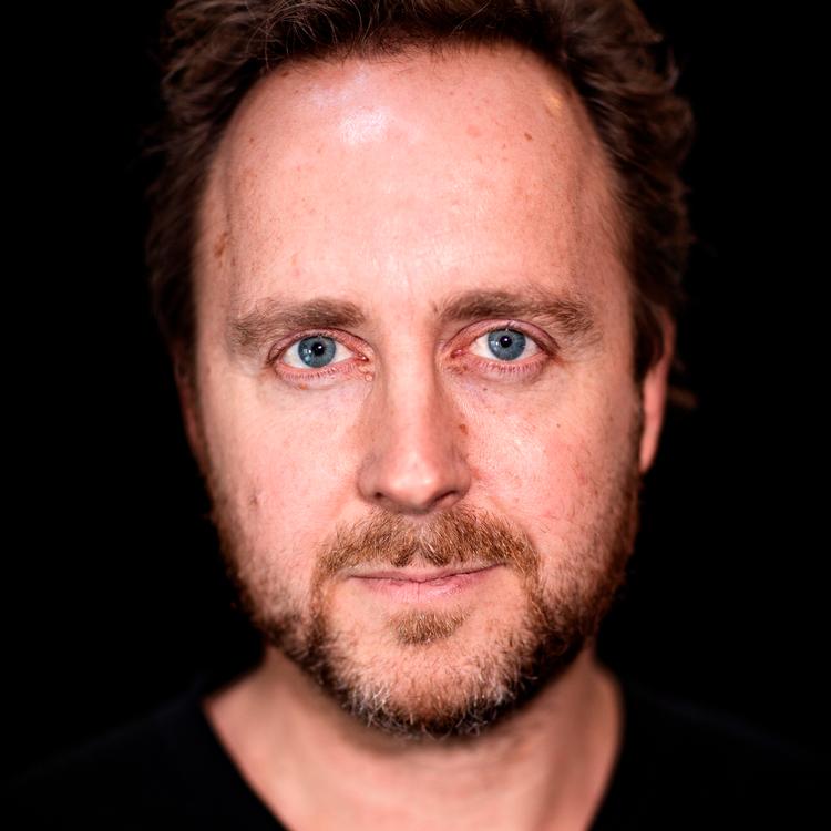 Instruktøren Carl Javér ønsker med dokumentarfilmen 'Rekonstruktion Utøya' at give fortællingen om Utøya tilbage til de unge overlevere Foto: Jacob Ehrbahn