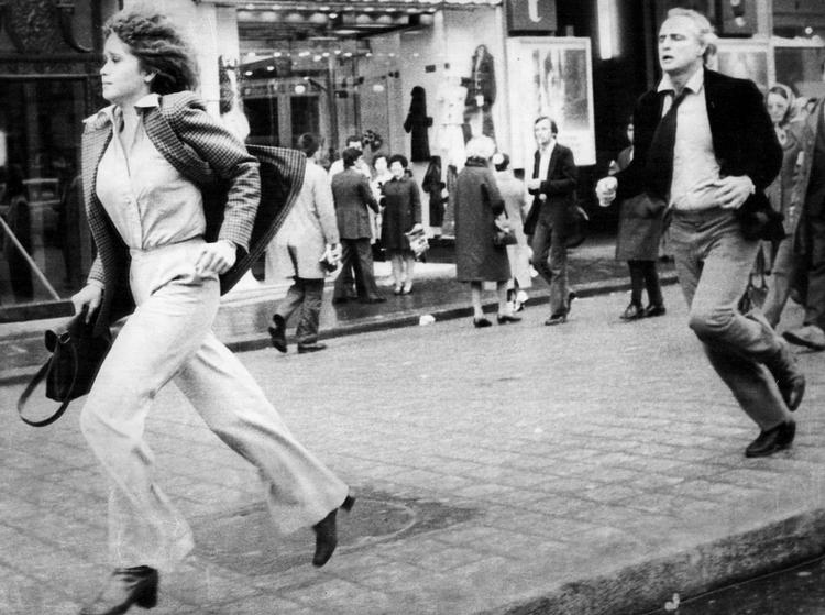 Marlon Brando og Maria Schneider i 'Sidste tango i Paris' fra 1972. 
  
   Foto: AP/AP