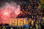 Når Sydsiden er helt fyldt op, er der ca. 5.000 tilskuere på tribunen.  Foto: Jens Dresling/POLFOTO