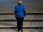 Den tyske forbundskansler, Angela Merkel, har knas med transporten til G20-topmødet, der finder sted i Argentina fredag og lørdag. Hendes fly måtte foretage en sikkerhedslanding, og Merkel misser åbningen af topmødet.
    German Chancellor Angela Merkel attends a session at the lower house of parliament Bundestag in Berlin, Germany November 21, 2018. REUTERS/Fabrizio Bensch TPX IMAGES OF THE DAY
   Foto: Fabrizio Bensch/Ritzau Scanpix