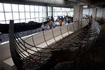 
Umistelig kulturarv skal bevares med 150 millioner kroner, er regeringen og DF blevet enige om. Her ses Vikingeskibshallen på det nuværende museum i Roskilde, som bl.a. kæmper med smuldrende betonelementer. Foto: Martin Lehmann
   Arkivfoto Martin Lehmann