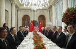 Den amerikanske præsident, Donald Trump, og den kinesiske præsident, Xi Jinping, spiste lørdag middag sammen for at diskutere handelskrigen mellem deres to lande. Foto: Pablo Martinez Monsivais/AP
