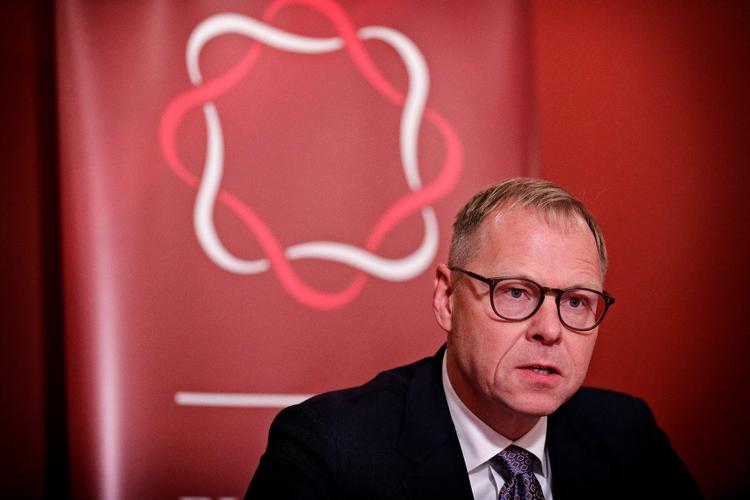 Formanden for Finans Danmark, Michael Rasmussen, holdt tale ved mandagens årsmøde i skuespilhuset. Budskabet var meget klart: »Undskyld«.  Foto: Jens Dresling/POLFOTO