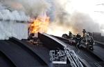 Efter et par timer gik flammerne gennem taget.
   Foto: Jens Dresling/POLFOTO