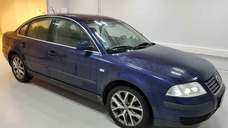 Det er politiets opfattelse, at gerningsmændene flygtede i en blå VW Passat som den på billedet. Foto: Københavns Politi 