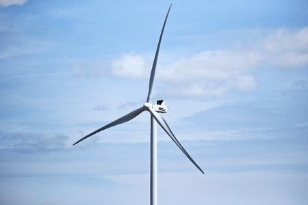 Vindmøller og grøn energi er vigtigt. Men EU udleder kun omkring 10 procent af de globale drivhusgasser, så vi må også hjælpe den grønne omstilling i resten af verden.  Foto: Jens Dresling/POLFOTO