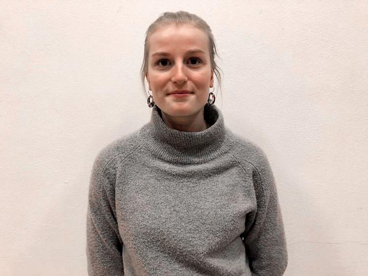 Det er kun godt, hvis der kommer mere fokus på, at man ikke skal skynde sig gennem uddannelsessystemet, mener Line Sofie Nilsson, der går i 2.g på Rysensteen Gymnasium. Foto: Sonja Furu