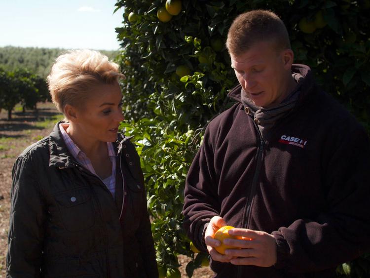 Lene Beier er gået i lunden med landmanden Morten, som bor i Portugal. Foto: Blu/TV 2