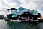 BLOX er et eksempel på et hus, hvor facaden er blevet gennemsigtig og derfor ikke længere har behov for vinduer. Det er tegnet af Rem Koolhaas' tegnestue OMA. Foto: Finn Frandsen/POLFOTO