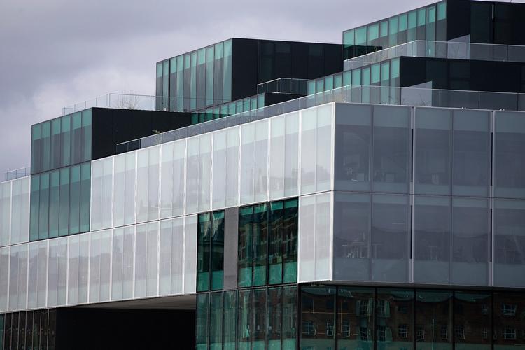Blox på Bryghusgrunden ved Københavns havn huser Dansk Arkitektur Center, kontorer, lejligheder, et fitnesscenter og en restaurant. RealDania er bygherre og Ellen van Loon fra hollandske OMA er arkitekt på milliardbyggeriet.  Foto: Finn Frandsen/POLFOTO