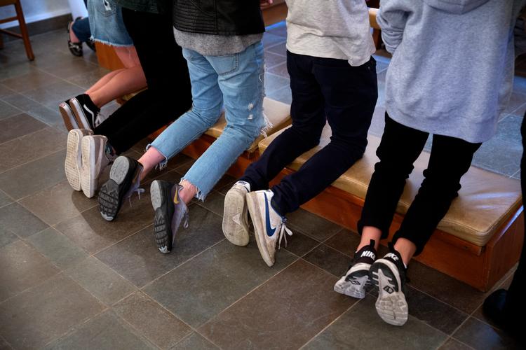 I løbet af de sidste 8 år er antallet af gymnasiepræster steget til mellem 40 og 50. Det er biskoppen i Aalborg, der har inititativet til at indføre dem, men skolerne står udenfor beslutningen, hvilket gør det svært for præsterne at få en stabil tilknytning på landets gymnasier. Arkivfoto. Foto: Jacob Ehrbahn/POLFOTO