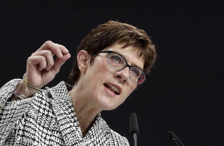 Annegret Kramp-Karrenbauer. Foto: Michael Sohn/AP