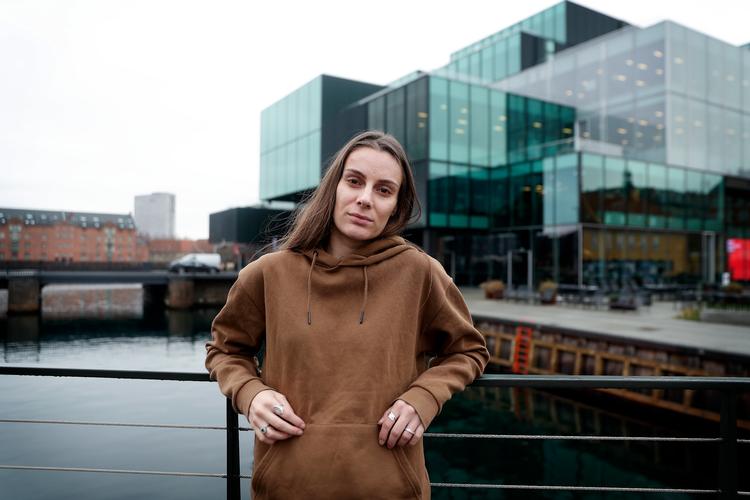Shabnam Mobarez nægtede at underskrive en kontrakt, der fjernede hendes ytringfrihed. Nu er hun suspenderet fra det afghanske fodboldlandshold. Foto: Jens Dresling/POLFOTO