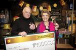 Leif og Aase Sommer fra Ølsted vandt sidste år 114 millioner kroner i Eurojackpot. Det var dengang den femtestørste gevinst i danmarkshistorien. Nu er det den sjettestørste.  Foto: Rune Aarestrup Pedersen/POLFOTO