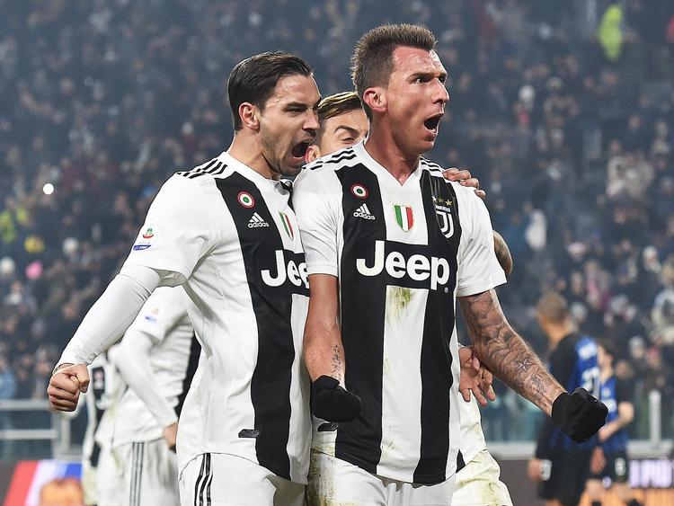 Kroatiske Mario Mandzuki scorede Juventus' og kampens eneste mål.  Foto: Andrea Di Marco/AP