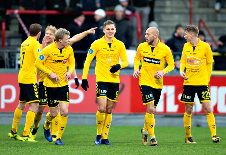Oliver Drost scorede selv på det straffespark, som Jores Okore begik mod ham.
   Foto: Henning Bagger/Ritzau Scanpix