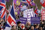 Brexittilhængere på gaden i London i går.  Foto: Tim Ireland/AP