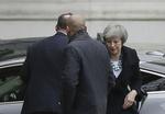 Theresa May fotograferet tidligere i dag, hvor hun ankommer til Downing Street nr. 10. Foto: Tim Ireland/AP