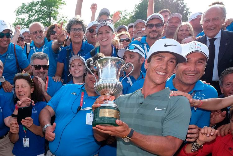 Med sin sejr i Italian Open nåede Thornbjørn Olesen op på 5, hvilket kun Thomas Bjørn har gjort bedre.
   Foto: Filippo Venezia/AP