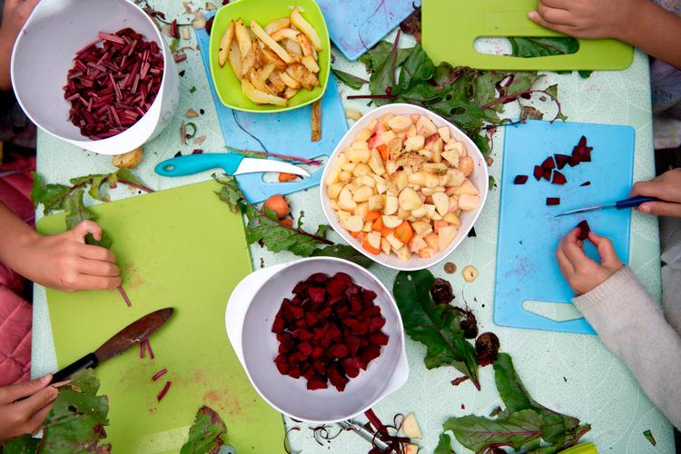 Står det til Radikale Venstre, Socialdemokratiet og Alternativet skal der spises meget mere frugt og grønt i Aarhus Kommunes institutioner fremover.  Foto: Peter Hove Olesen/POLFOTO