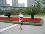 I kinesiske Chongqing slipper dette barn for en varm og tung ble. Foto: Torben Seye Jensen