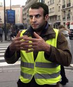 Macron med gul vest