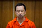 55-årige Larry Nassar har erkendt sine mange forbrydelser, og den tidligere læge er blevet idømt sammenlagt flere hundrede års fængsel.
   Foto: Cory Morse/AP
