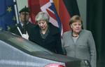 Den britiske premierminister, Theresa May, var tirsdag i Berlin for at drøfte den yderst vanskelige situation, som hun står i. Foto: Michael Sohn/Ritzau Scanpix