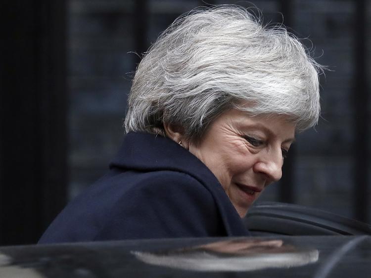 Theresa May fotograferet tidligere i dag, da hun forlod Downing Street nr. 10. Foto: Frank Augstein/AP