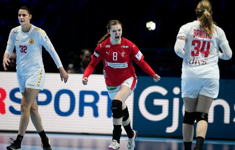 Anne Mette Hansen udtrykte vildskab og vilje gennem hele kampen. Hun blev med seks mål dansk topscorer. Foto: Lars Poulsen/POLFOTO