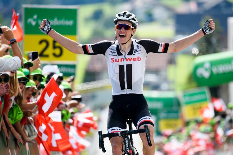 
Søren Kragh Andersen vandt efterårsklassikeren Paris-Tours. Men det var ikke hans eneste sejr i sæsonen, der også bød på en sejr på 6. etape af Schweiz Rundt (billedet).
 Foto: Gian Ehrenzeller/AP
