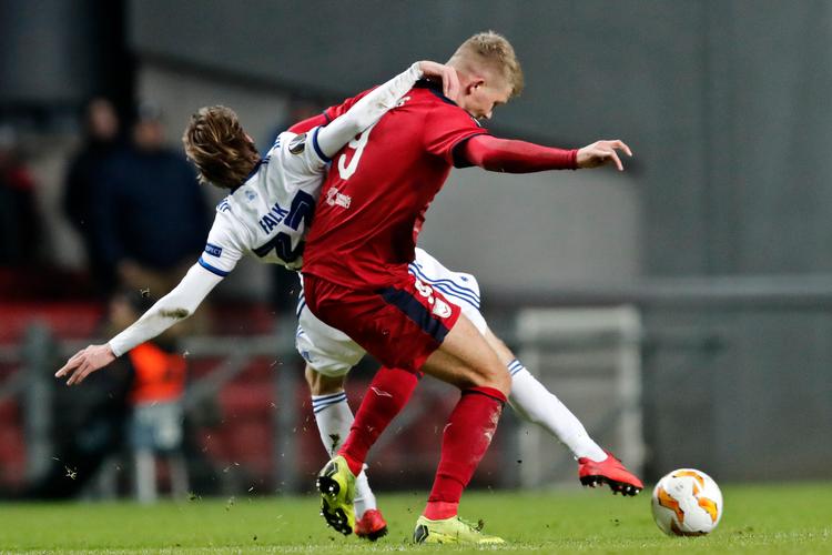 Både Andreas Cornelius og Lukas Lerager startede inde for Bordeaux. Lerager spillede en okay kamp på banens midte, mens Cornelius blev taget ud efter en times spil.
   Foto: Jens Dresling/POLFOTO