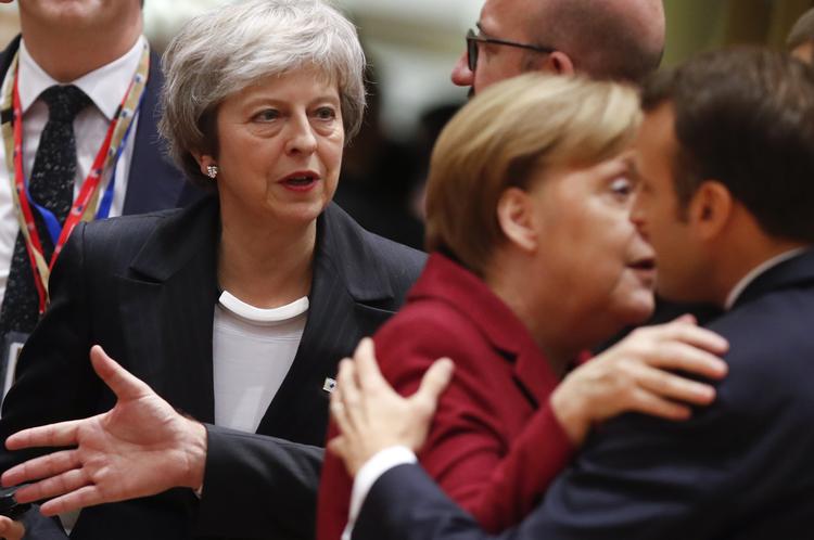 Stol på mig, lød det fra May i Bruxelles. Foto: Alastair Grant/AP