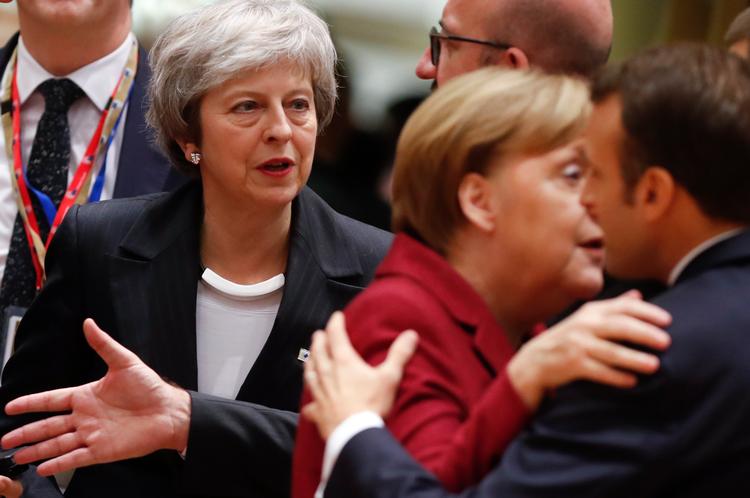 Hvad vil I egentlig have, spurgte Tysklands kansler Angela Merkel angiveligt flere gange premierminister Theresa May under gårsdagens EU-topmøde i Bruxelles.
   Foto: Alastair Grant/AP