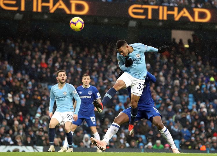 Gabriel Jesus headede målet til 2-0 ind.  Foto: Martin Rickett/AP