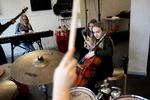 Musikken skal styrkes blandt de danske børn og unge. Kulturministeriet har netop fremlagt en ny musikhandlingsplan for de kommende år. Her ses en gruppe unge musikanter til JazzCamp for Piger 2017.  Arkivfoto Nanna Navntoft
