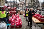 Frelsens Hær deler julepakker ud i 2013. Foto: Jonas Olufson/POLFOTO