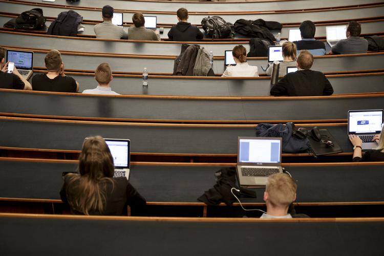 Akademikernes A-kasse er landets største med cirka 230.000 medlemmer - blandt andet 25.000 studerende fra universiteter og højere læreanstalter.
   Foto: Lasse Kofod (arkiv)/POLFOTO