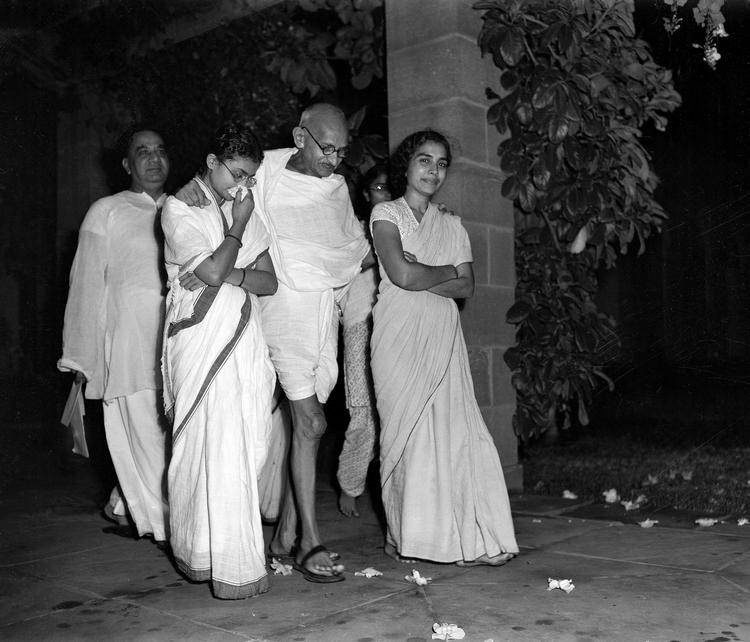 Mahatma Gandhi - her fotograferet i 1947 - er faldet i unåde i Afrika. Foto: /AP